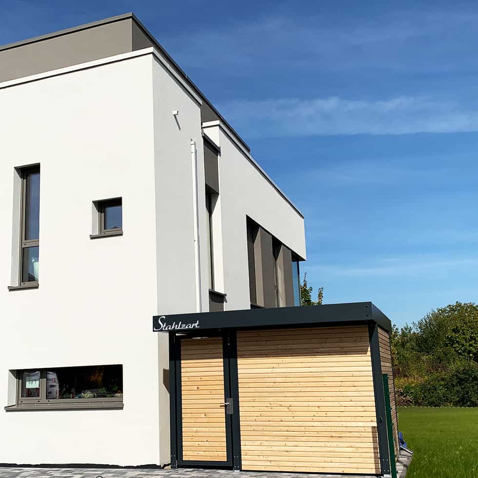 gartenhaus-metall-geraetehaus-schuppen-modern-haus-anbau-seitlich-3x4m-klein-3x3m-holz-flachdach-anthrazit-stabil-mit-vordach-tuer-design-nach-mass-bauen-stahlzart