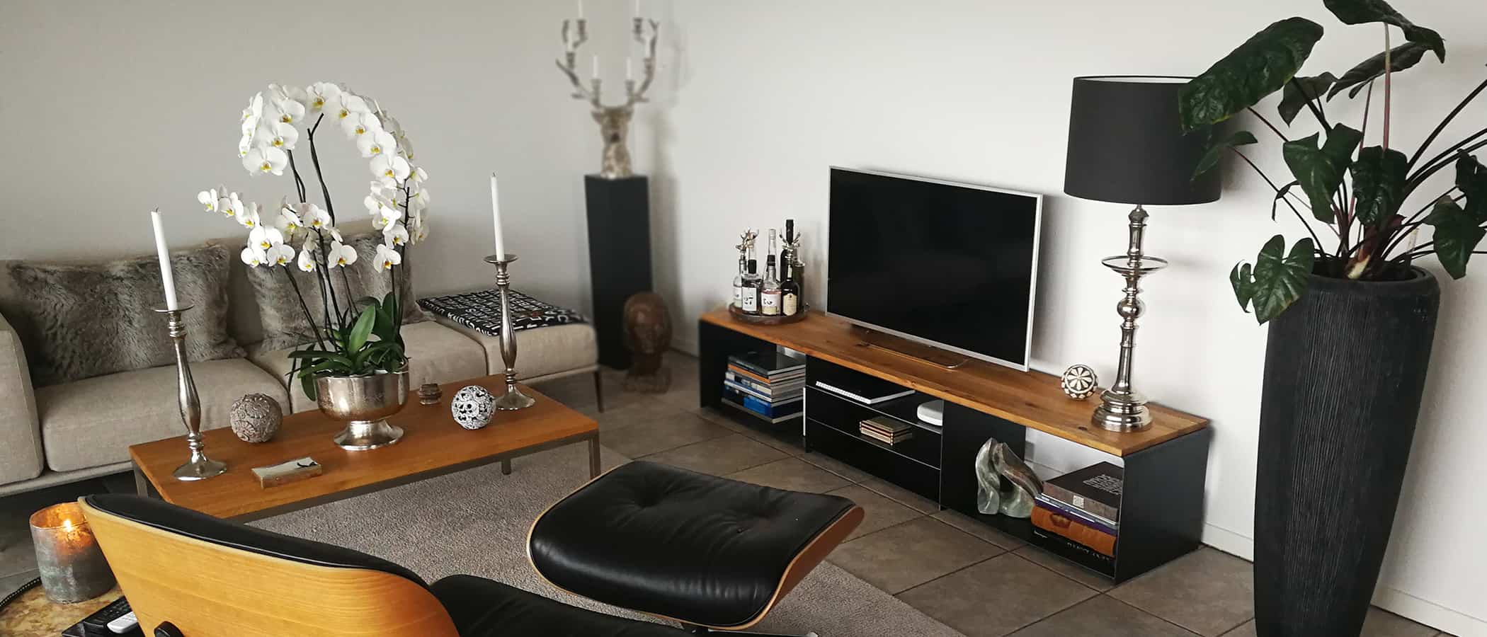 moebel-online-kaufen-tv-lowboard-lounge-chair-couchtisch-holz-schwarz-eiche-massiv-modern-metall-massivholz-grau-industrial