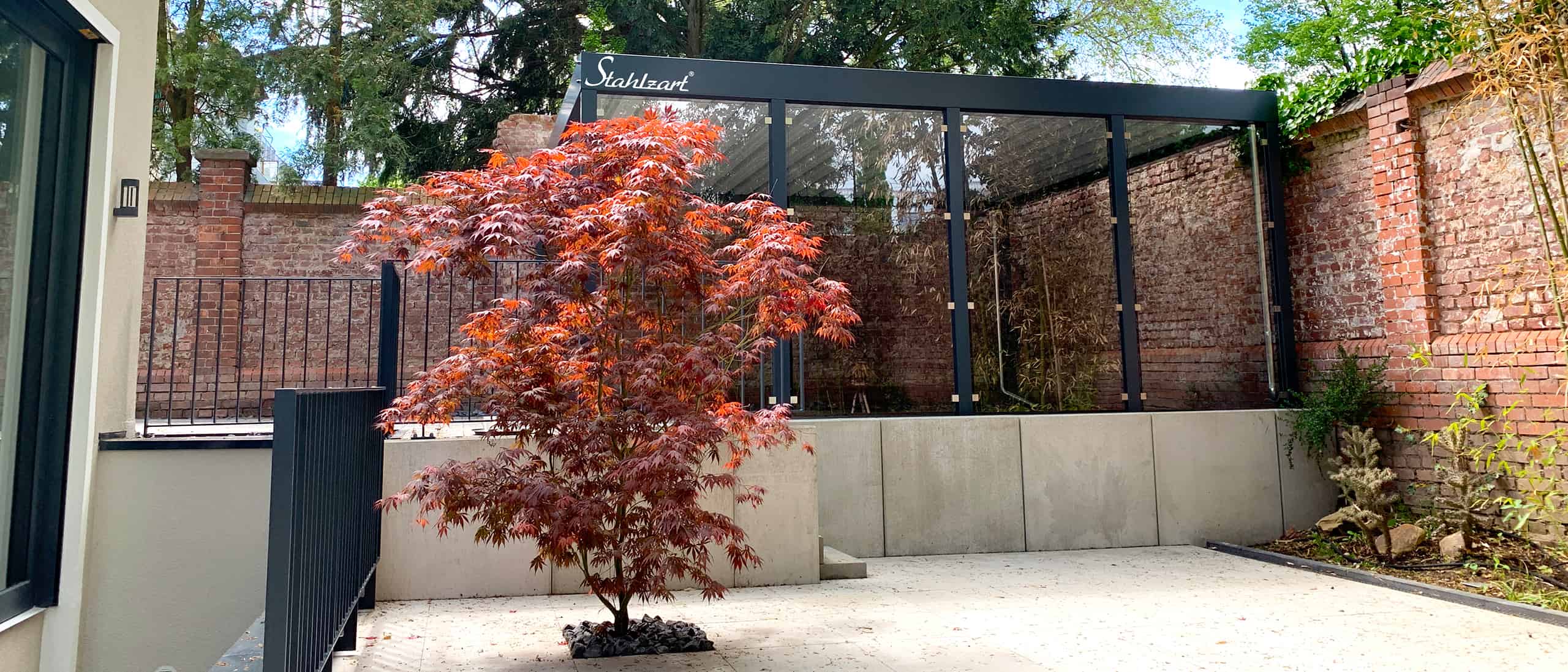 carport-doppelcarport-metall-stahl-glas-dach-am-haus-baugenehmigung-carports-architektur-zaun-modern-design-anthrazit-flachdach-nach-mass-metallcarports-stahlcarports-stahlzart