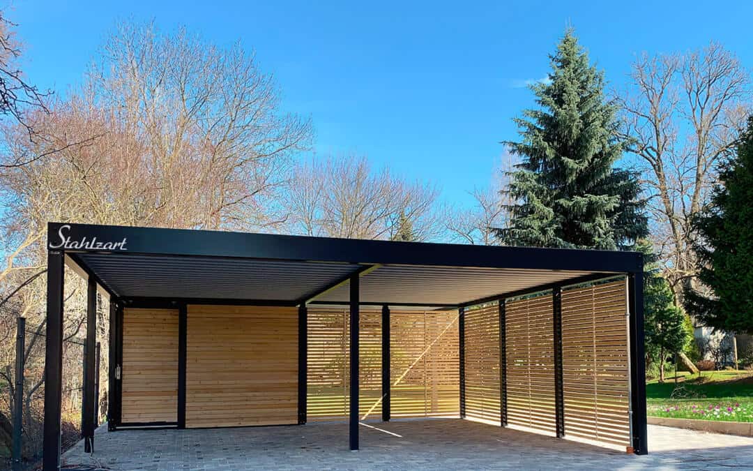 Doppelcarport mit Geräteraum aus Stahl & Lärche – Sachsen