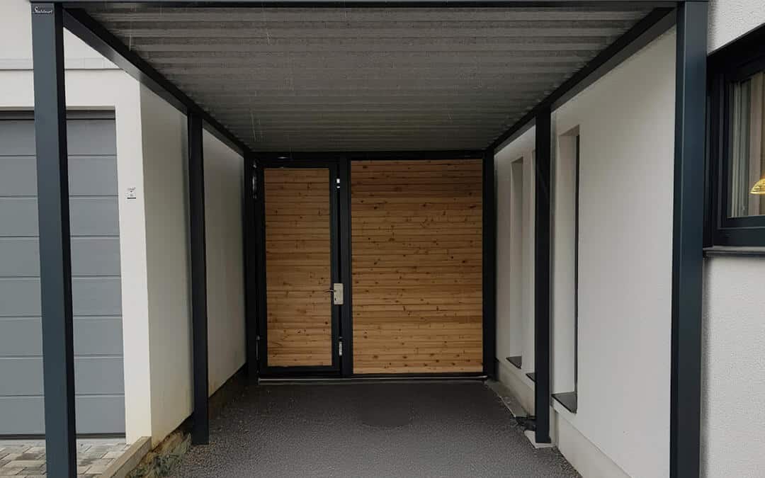 Schmaler Einzelcarport mit Geräteraum Haus Anbau – Berlin