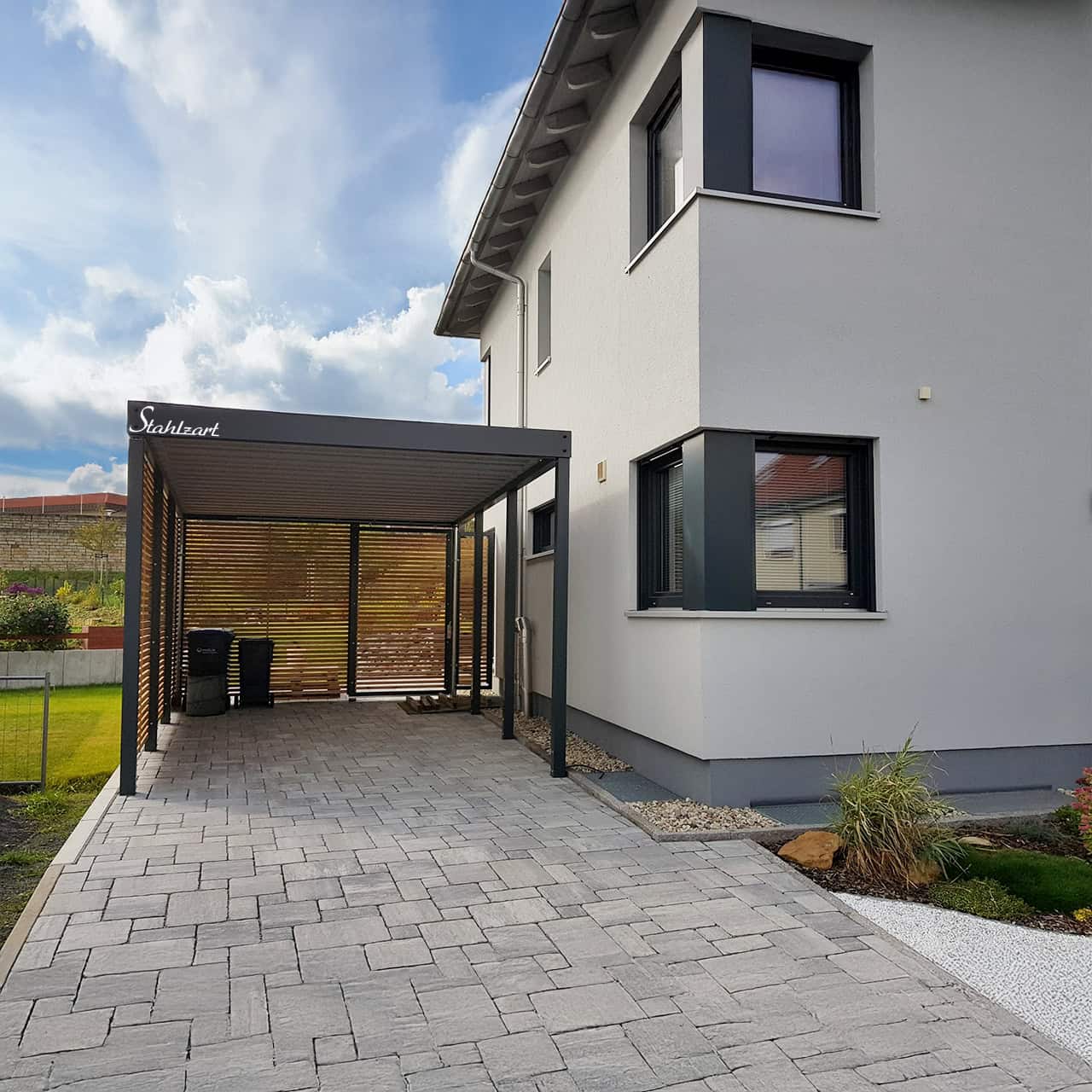 carport-einzelcarport-stahlcarports-metallcarports-dresden-schiebetuer-holz-stahl-metall-moderner-carport-am-haus-seitlich-design-bauen-preis-stahlzart-flachdach-kaufen